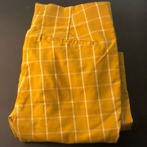 Size 4 A New Day mustard ankle stretch pants